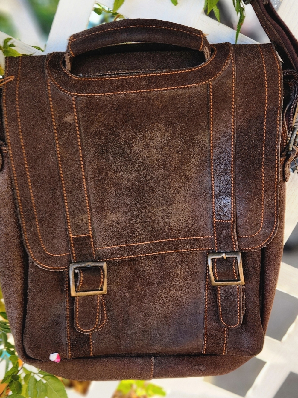 Men's Brown Leather Messenger Bag - Classic Vintage Satchel - Picture 3 of 8